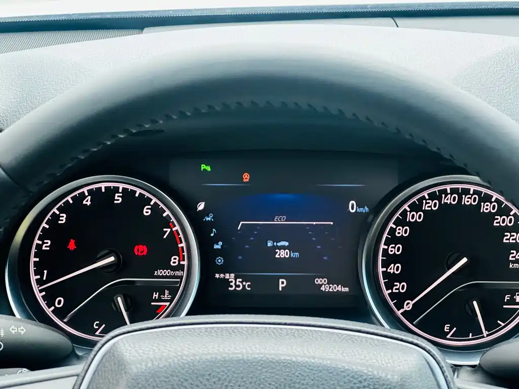 Toyota Camry 2018 — фото 18