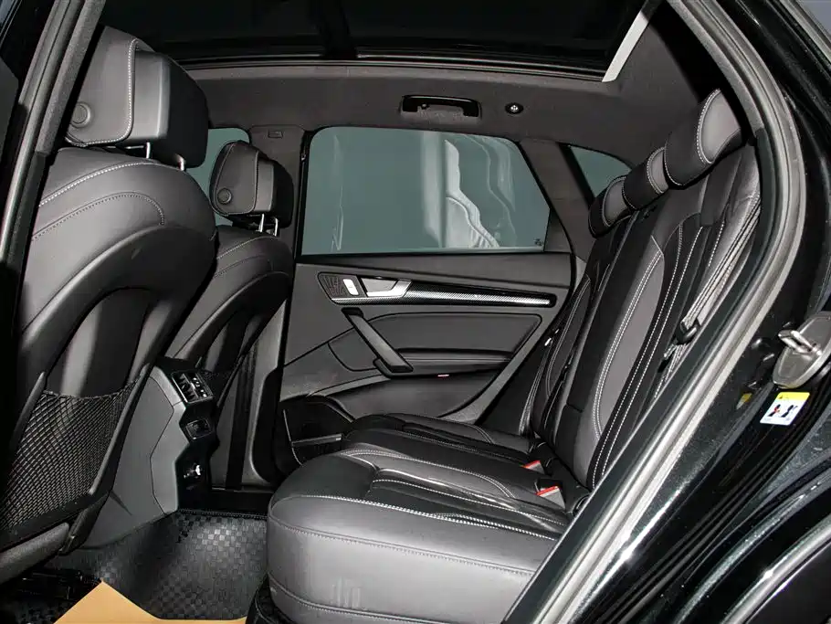 Audi Q5L 2024 — фото 19