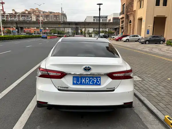 Toyota Camry 2021
