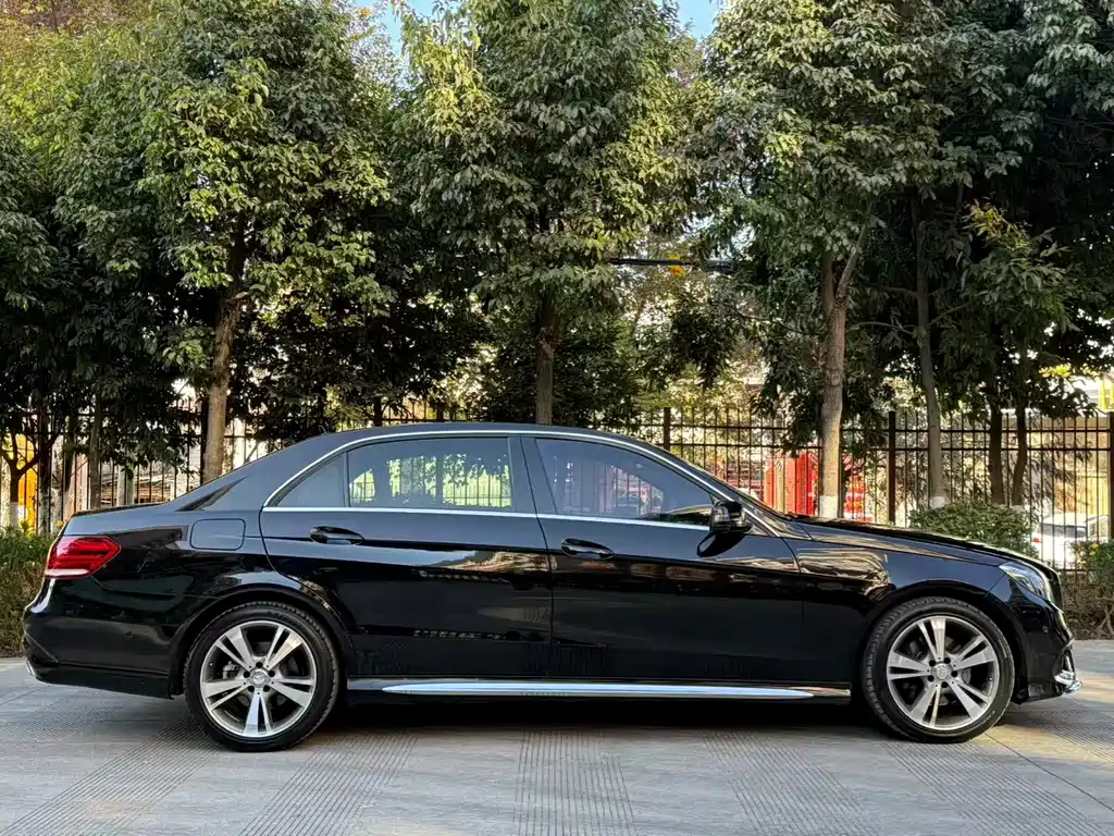 Mercedes-Benz E-Class 2014 — фото 15