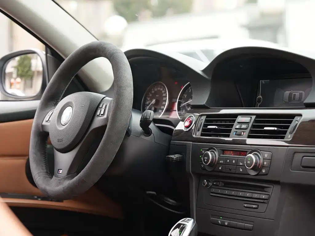 BMW 3 Series 2012 — фото 10