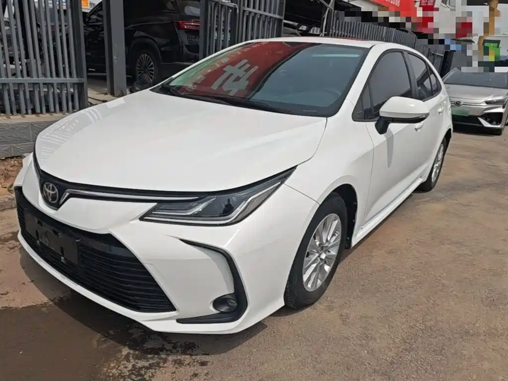 Toyota Corolla 2022 — фото 1