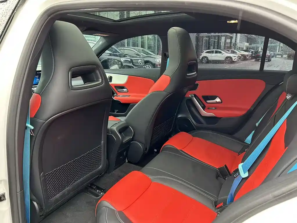Mercedes-Benz A-Class AMG 2024 — фото 12