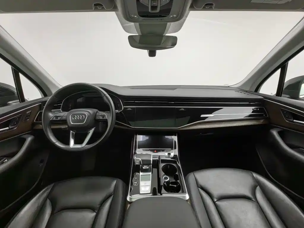 Audi Q7 2021 — фото 5