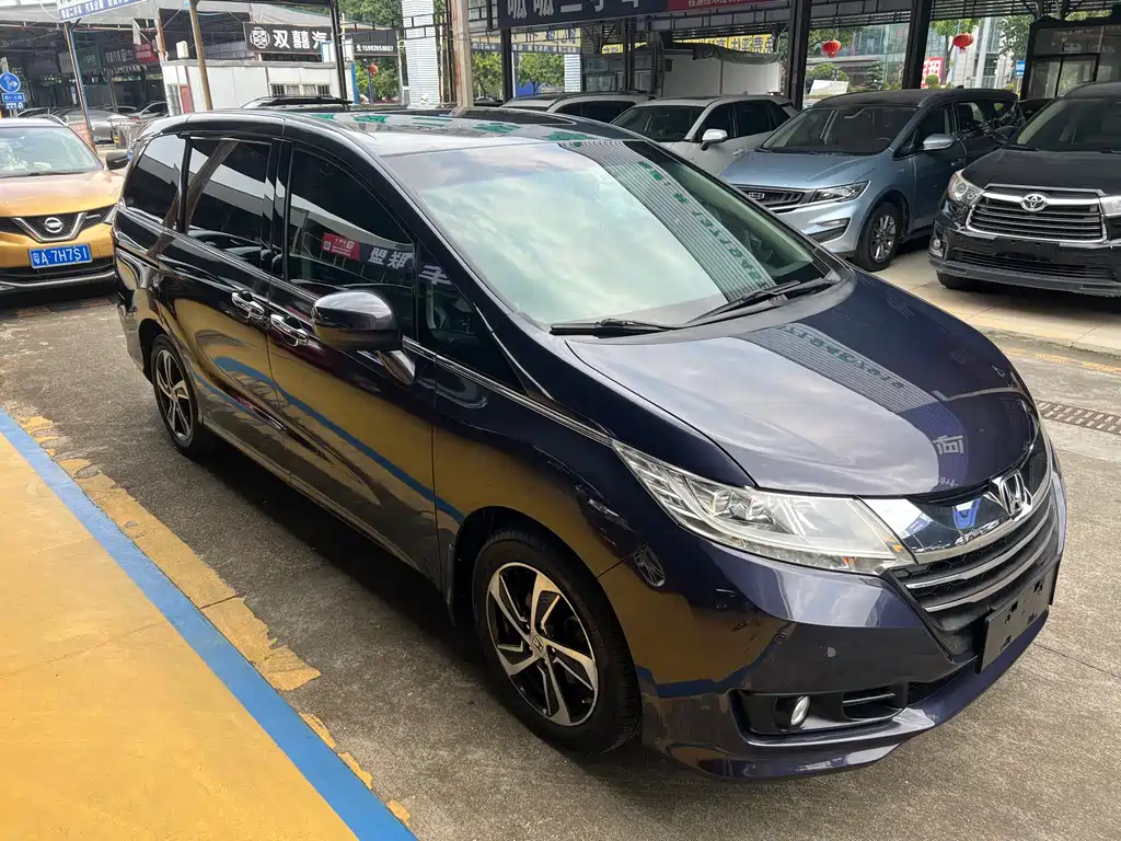Honda Odyssey 2015 — фото 3