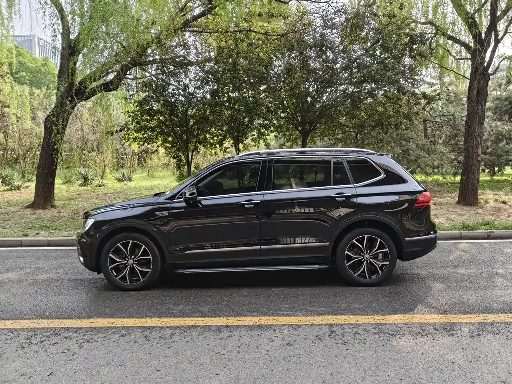 Volkswagen Tiguan L 2020 — фото 3