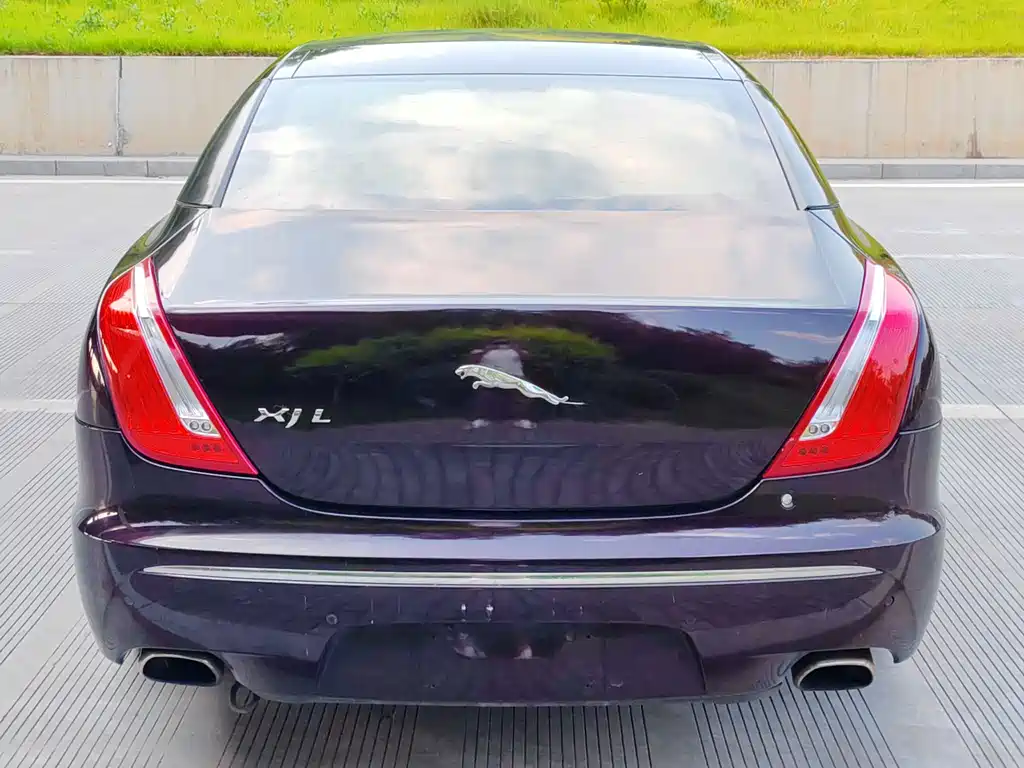 Jaguar XJ 2012 — фото 6