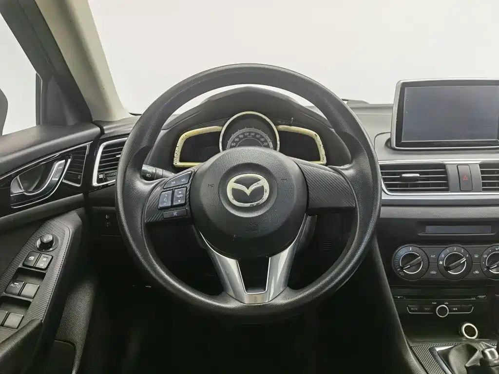 Mazda 3 Axela 2015 — фото 11