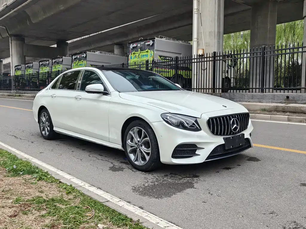 Mercedes-Benz E-Class 2018 — фото 3