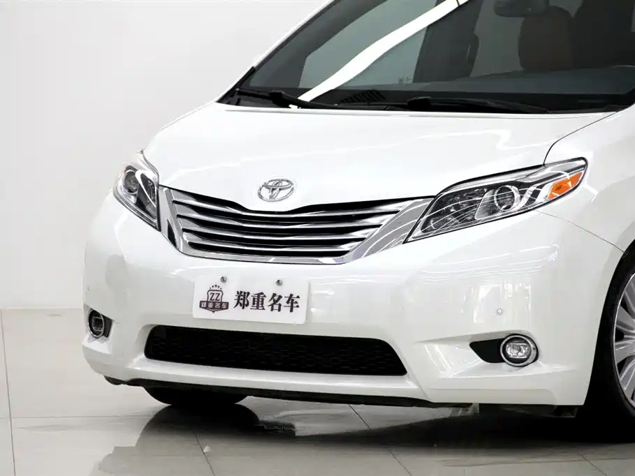 Toyota Sienna 2018 — фото 38
