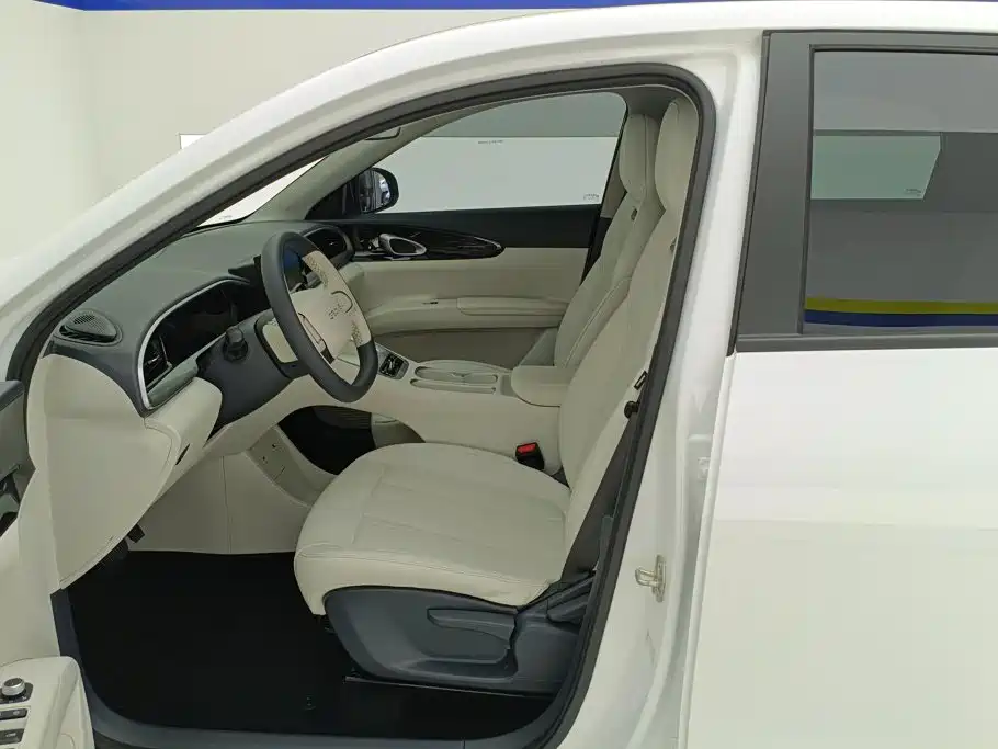 Geely Galaxy Starwish 2025 — фото 9