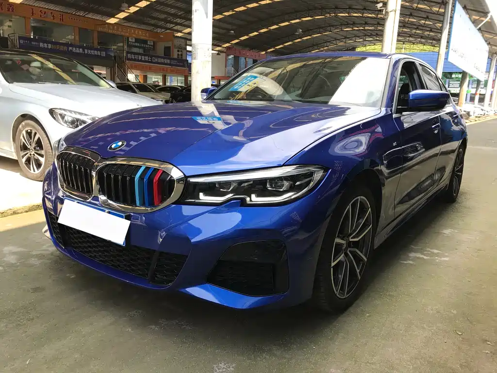 BMW 3 Series 2021 — фото 1