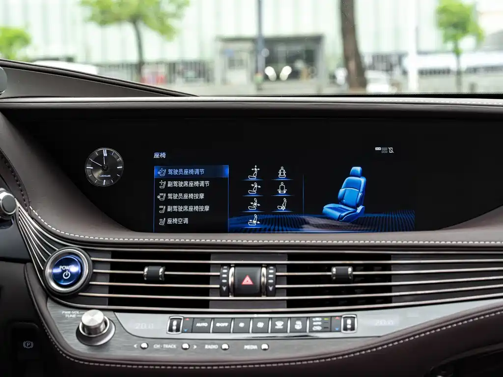 Lexus LS 2019 — фото 16