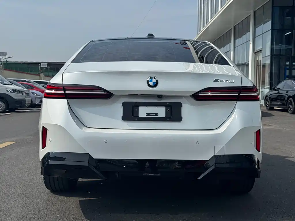 BMW 5 Series 2025