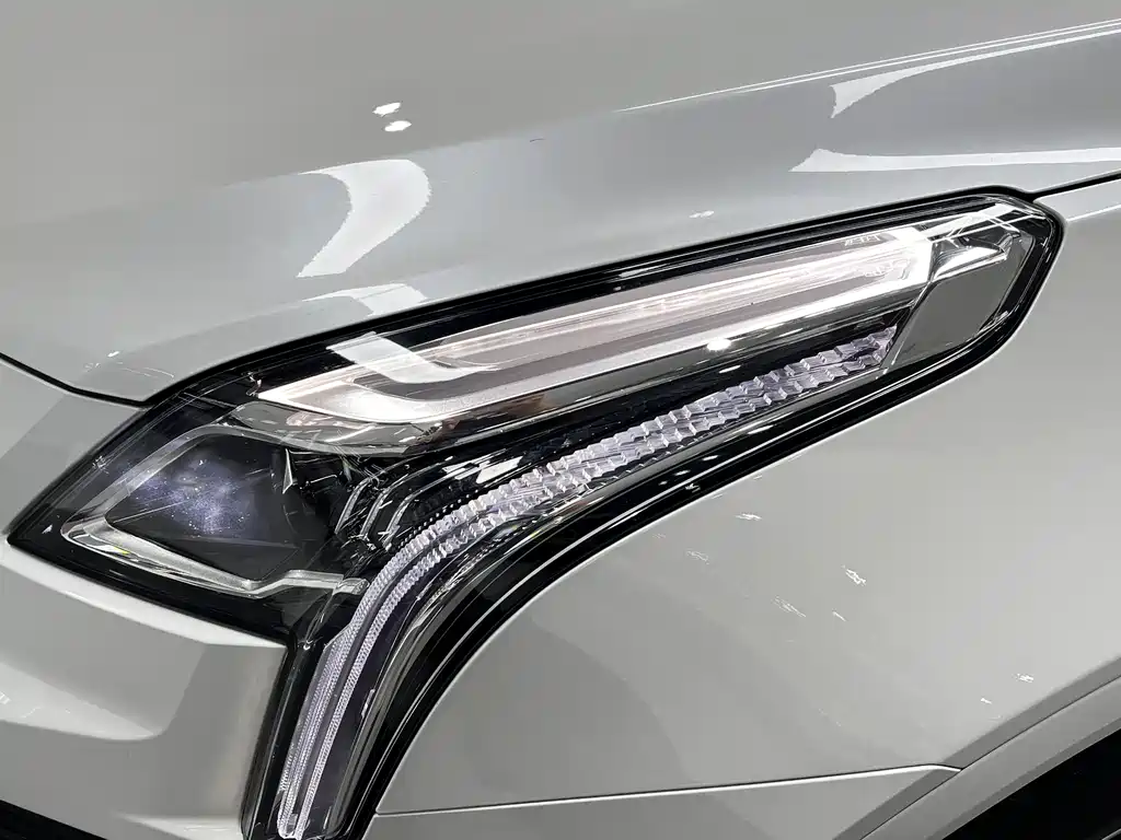 Cadillac XT5 2022 — фото 11