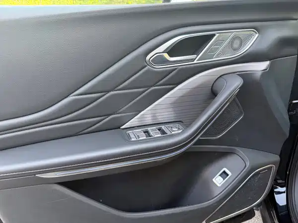 Hongqi HS7 PHEV 2024