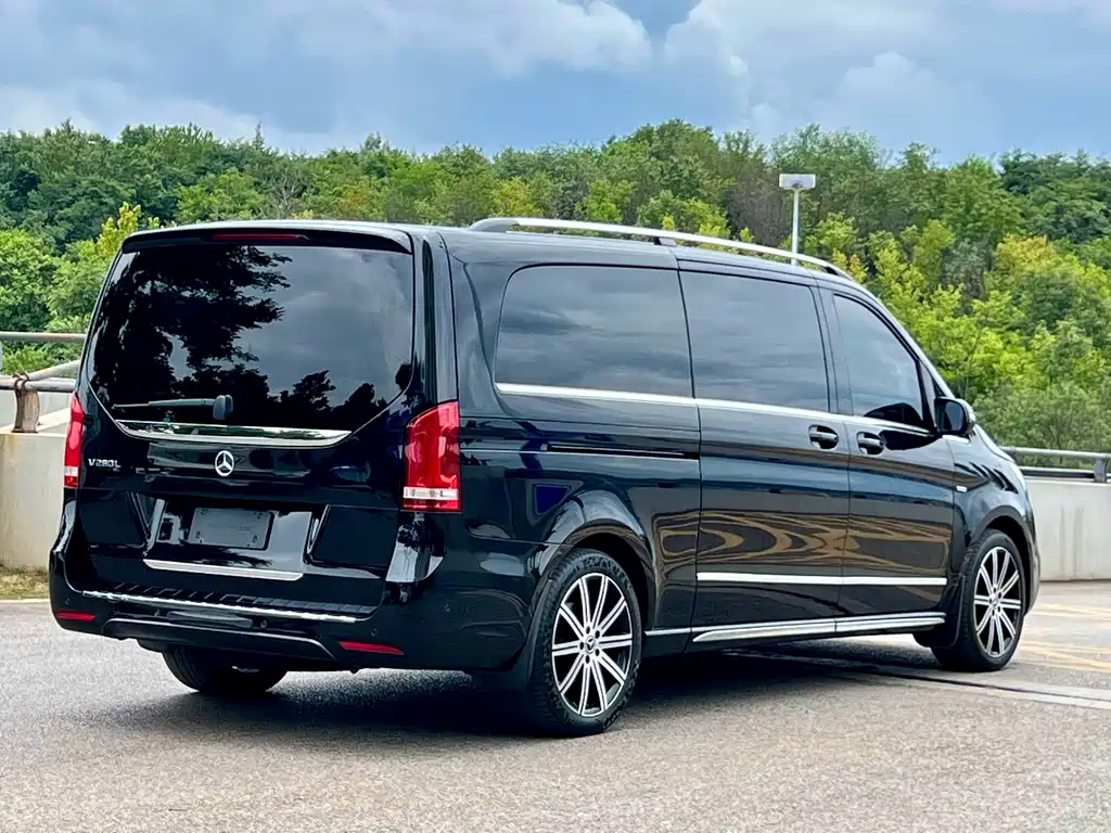 Mercedes-Benz V-Class 2024