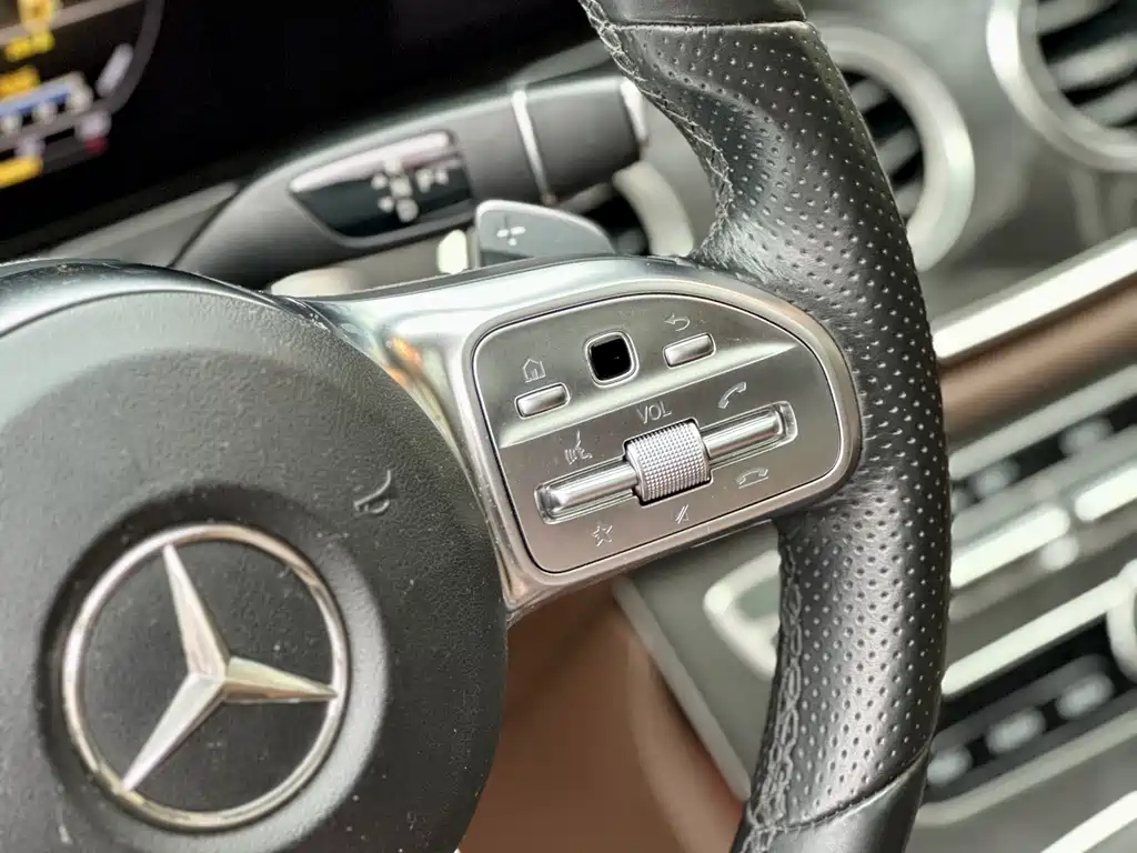 Mercedes-Benz E-Class 2019 — фото 29