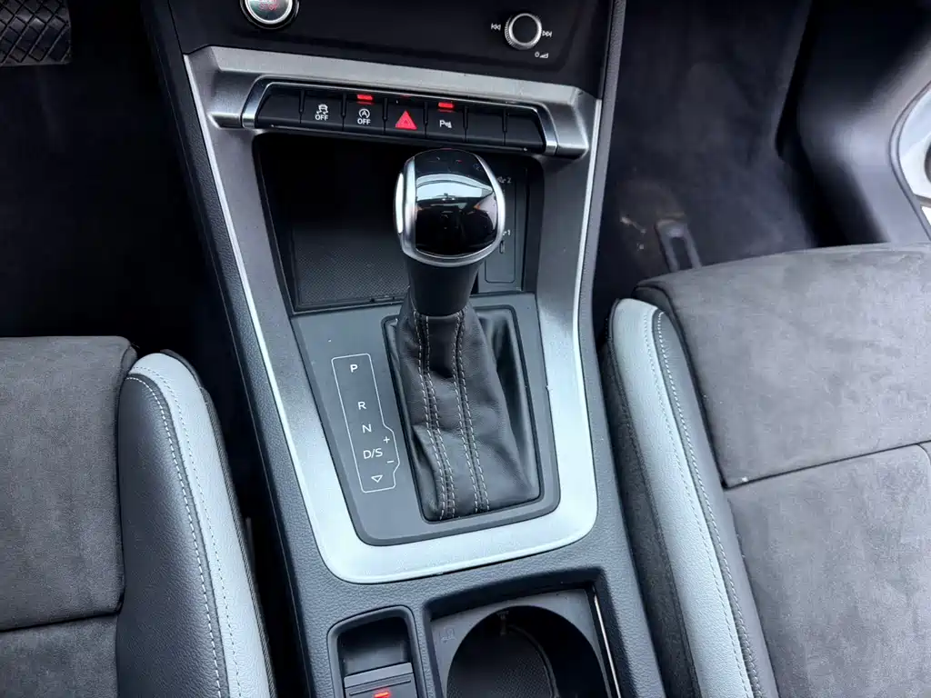 Audi Q3 2023 — фото 12