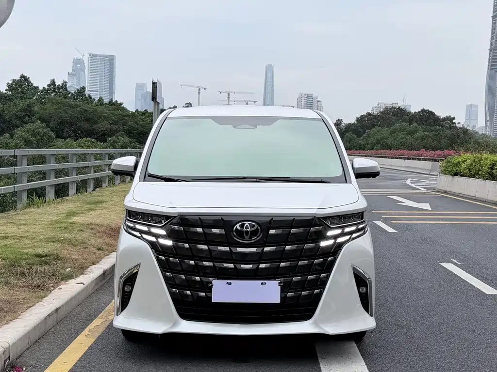 Toyota Alphard 2023 — фото 2