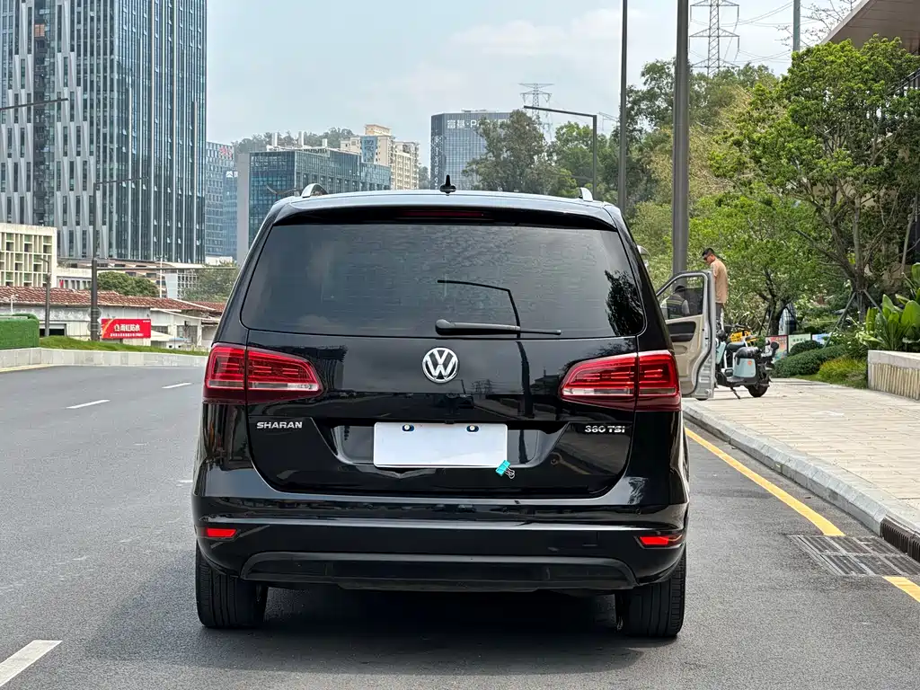Volkswagen Sharan 2018 — фото 15