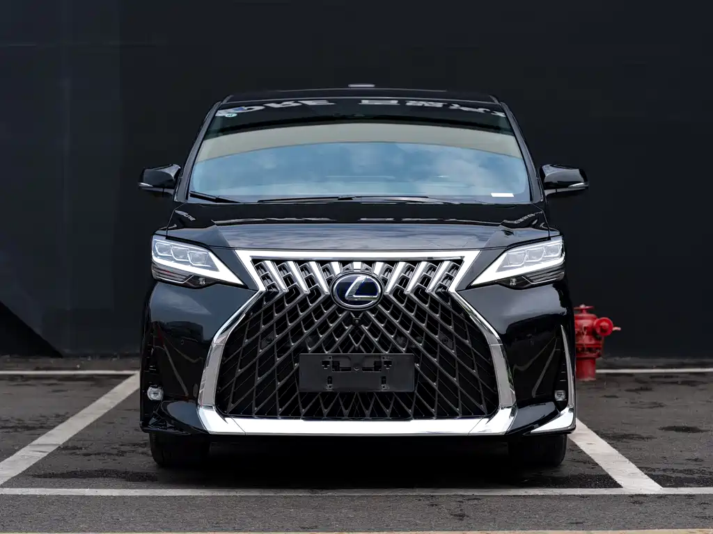 Lexus LM 2023 — фото 1