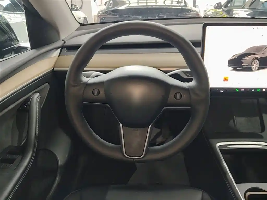 Tesla Model Y 2023 — фото 11