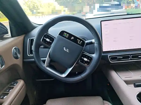 Li Auto L9 2025