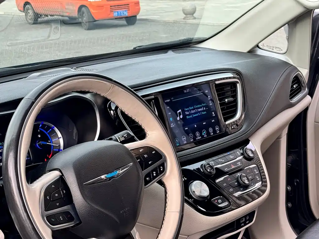 Chrysler Grand Voyager PHEV 2020 — фото 6