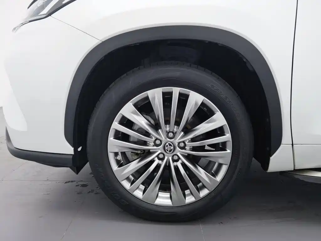Toyota Highlander 2022 — фото 17