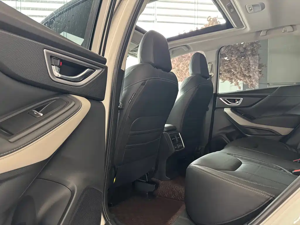 Subaru Forester 2022 — фото 11