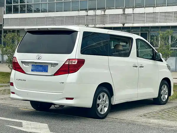 Toyota Alphard 2011