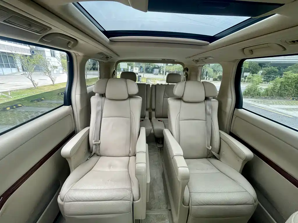 Toyota Alphard 2011 — фото 16