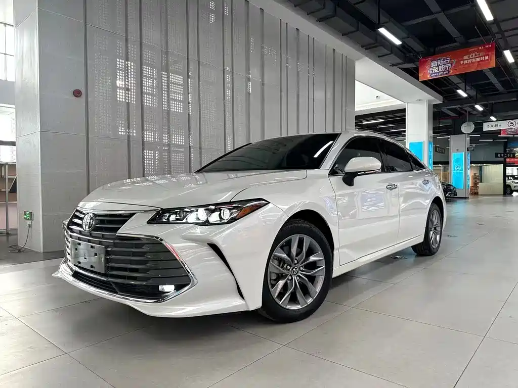 Toyota Avalon 2022 — фото 1