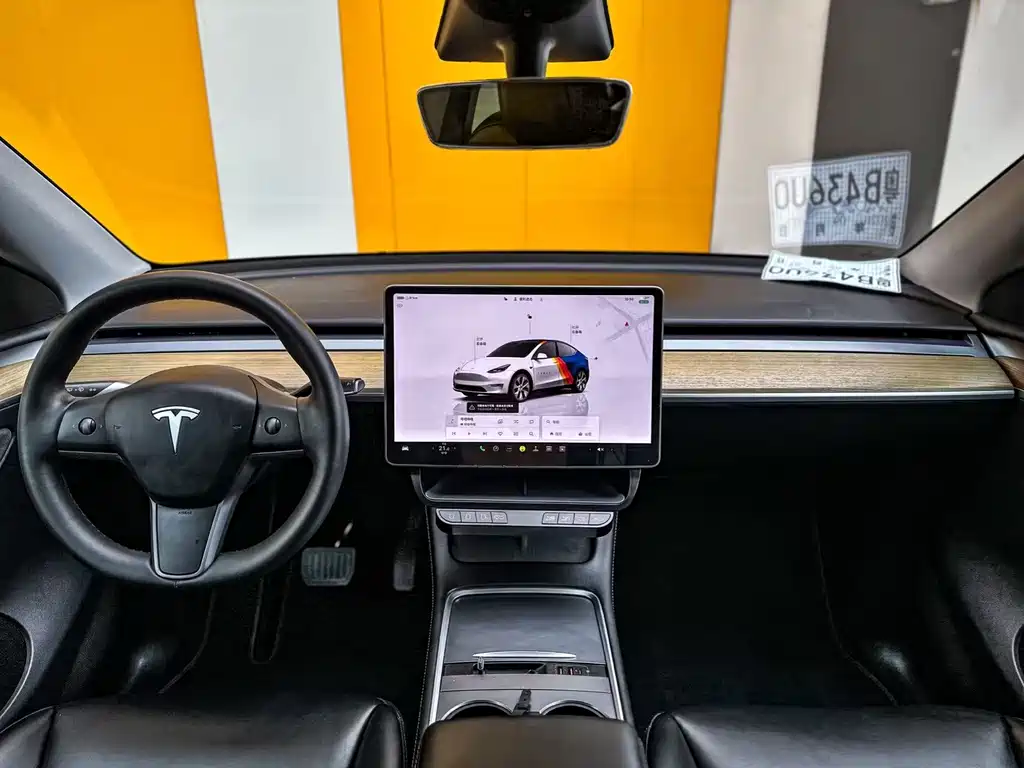 Tesla Model Y 2023 — фото 8