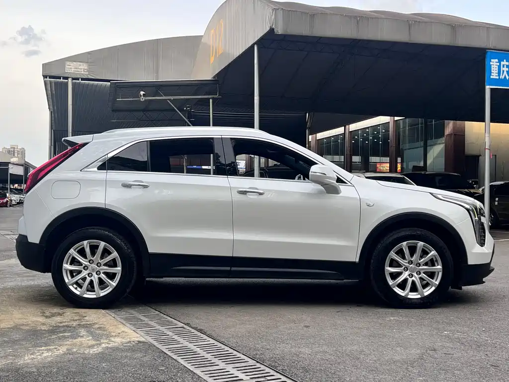 Cadillac XT4 2020 — фото 30