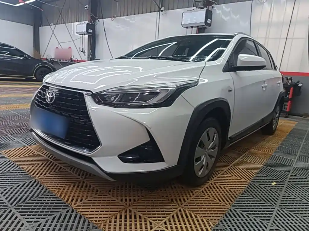 Toyota Yaris L 2023
