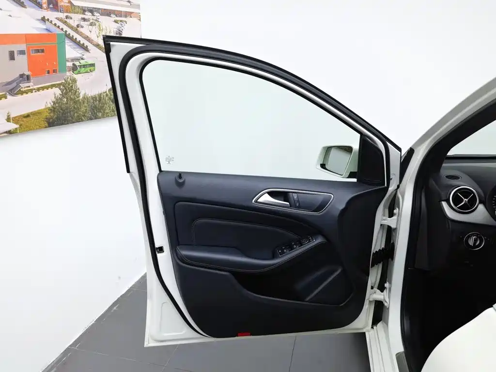 Mercedes-Benz B-Class 2018 — фото 8