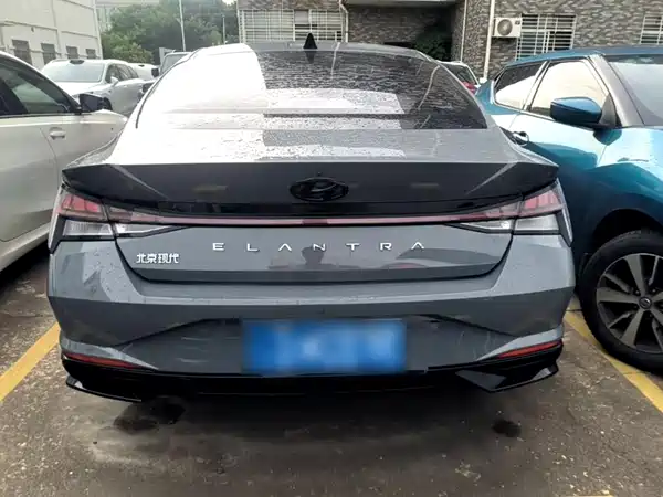 Hyundai Elantra 2022
