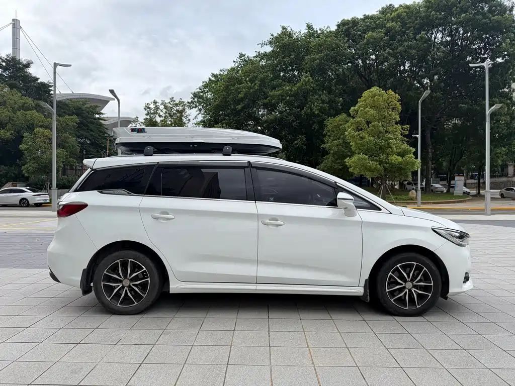 BYD Song MAX 2018 — фото 5