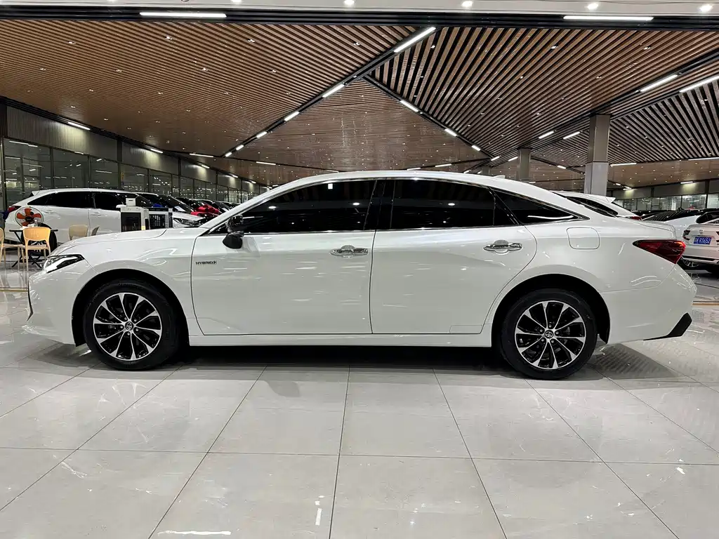Toyota Avalon 2023 — фото 11