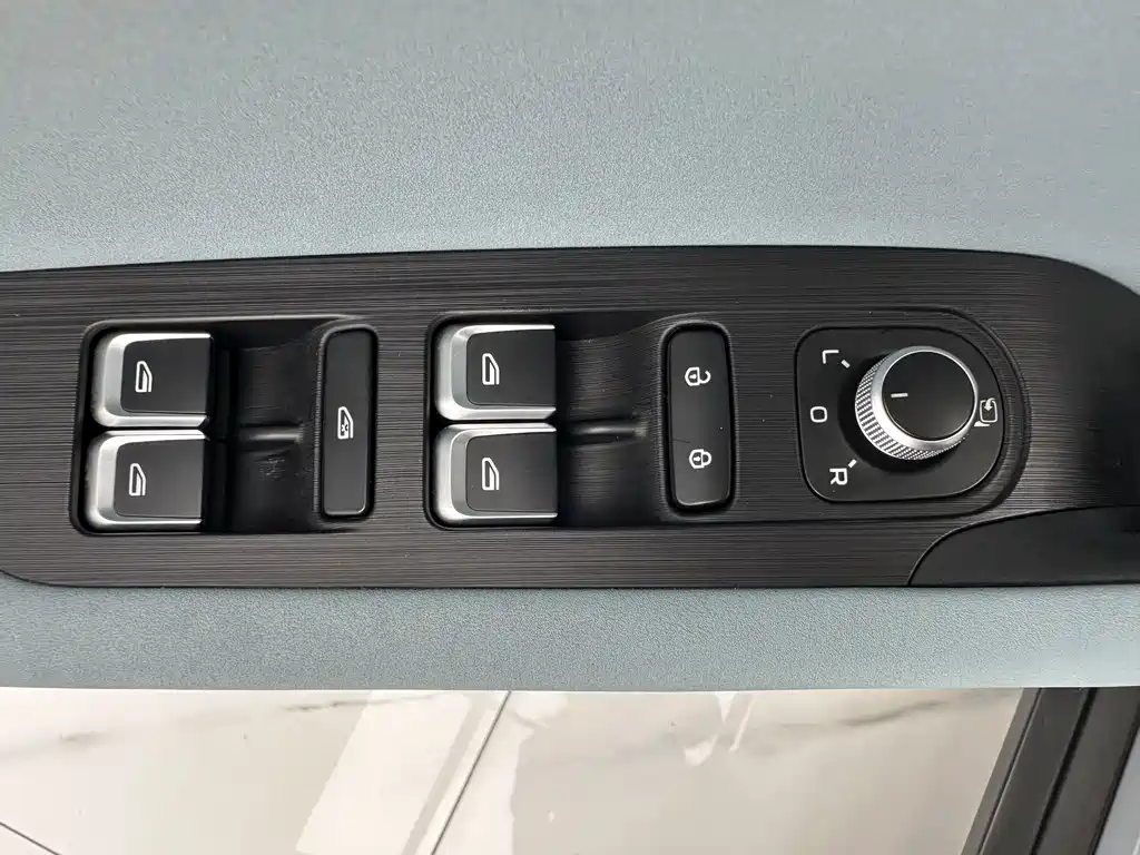 Geely Emgrand S 2022 — фото 12
