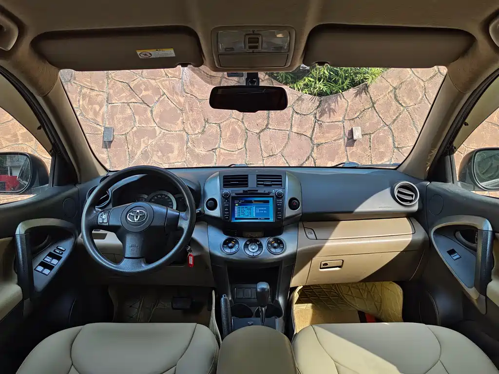 Toyota RAV4 2013 — фото 12