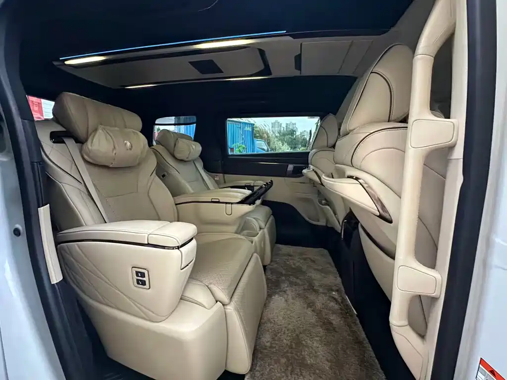 Toyota Alphard 2024 — фото 5