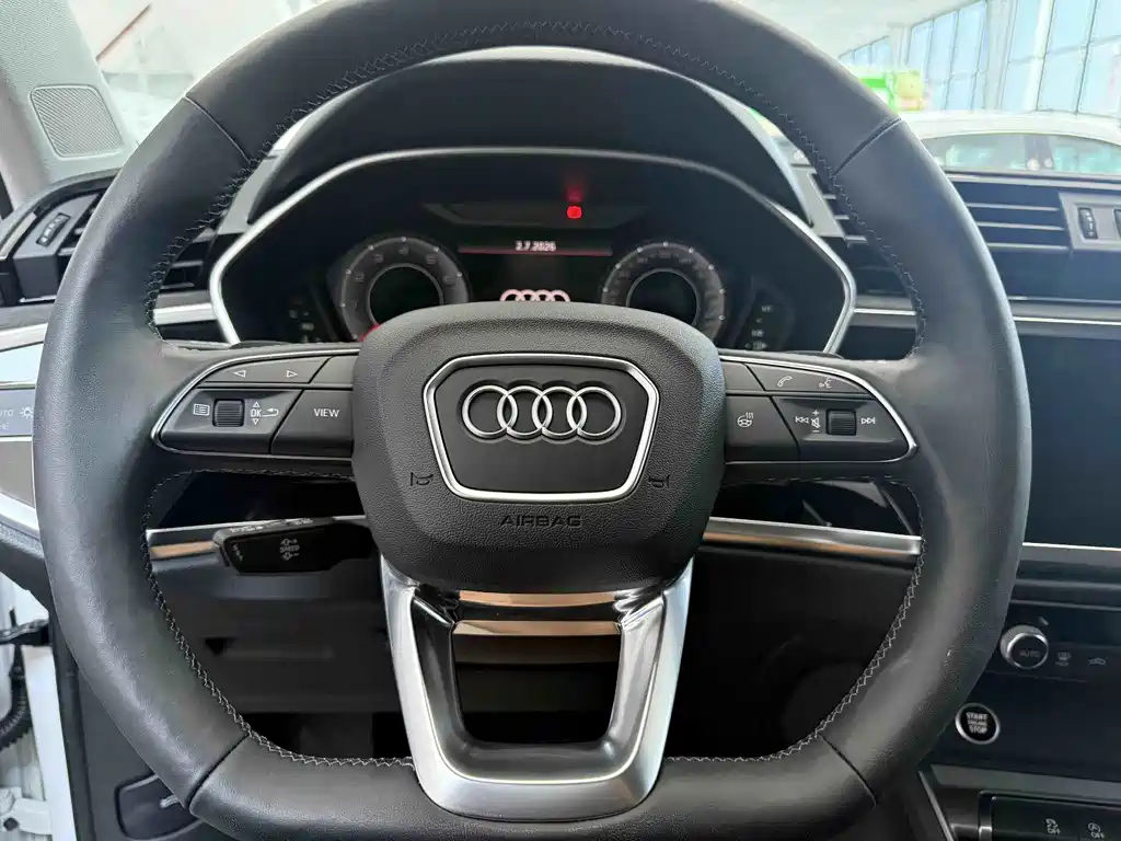Audi Q3 2022 — фото 11