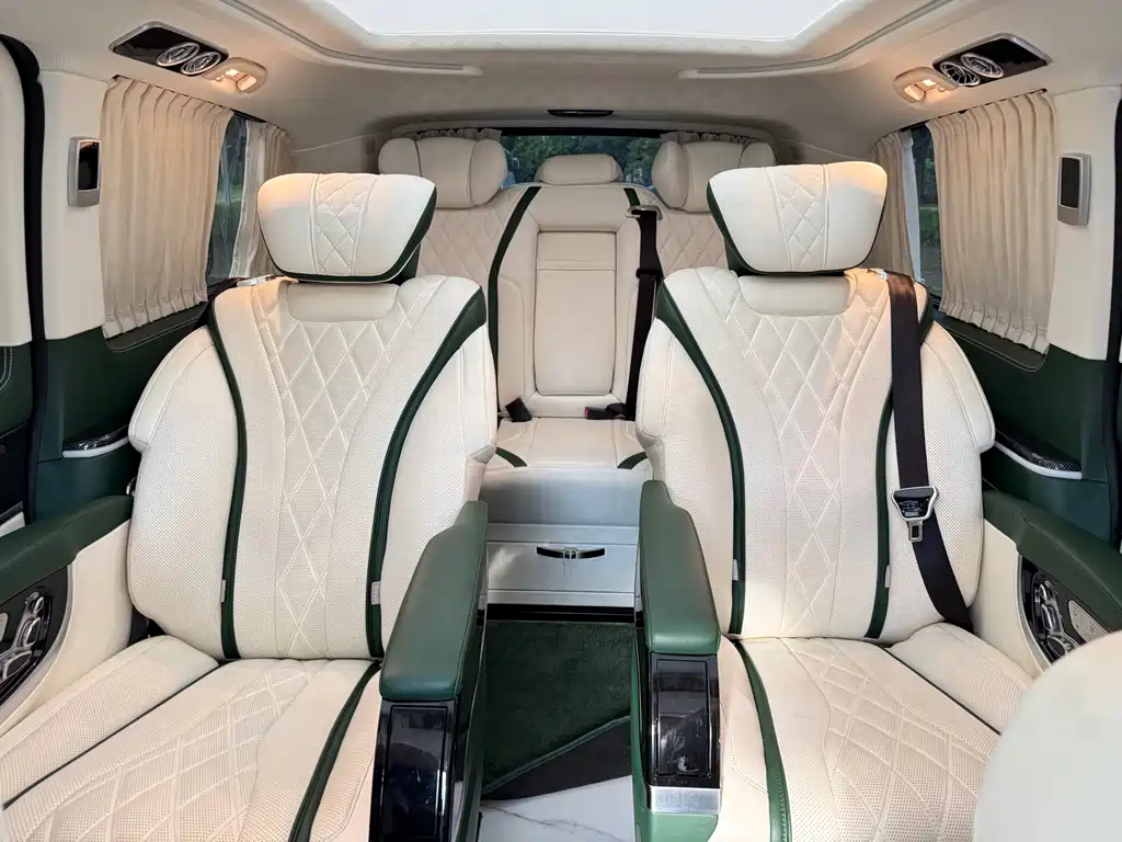 Mercedes-Benz V-Class 2022 — фото 10