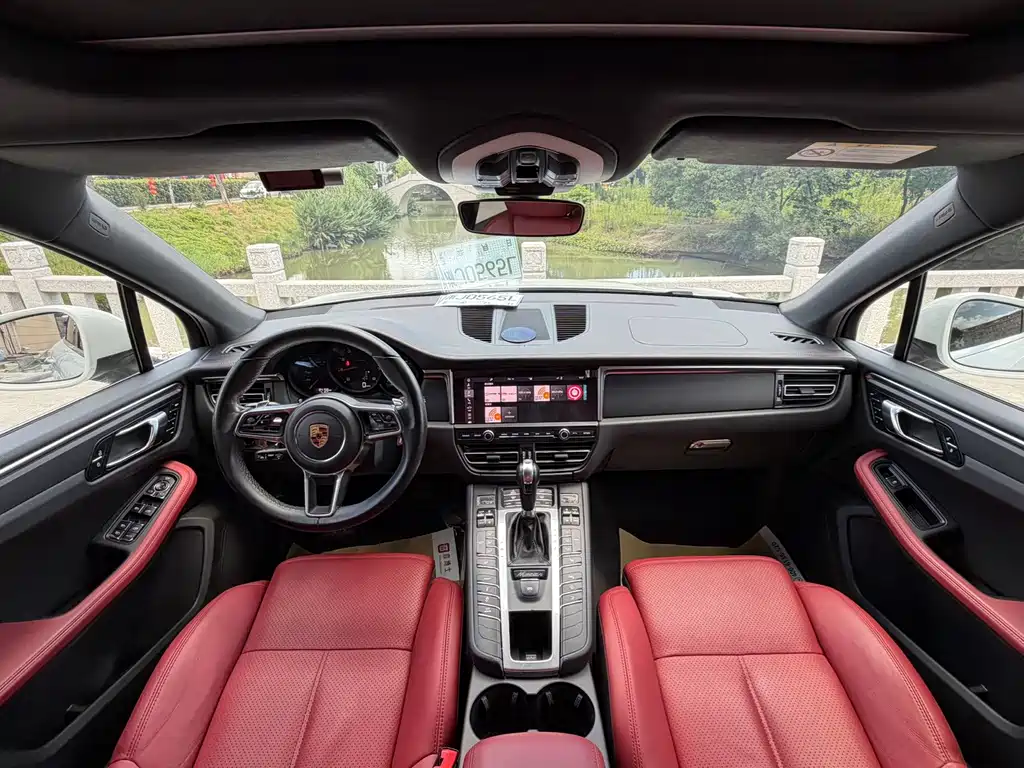 Porsche Macan 2019 — фото 13