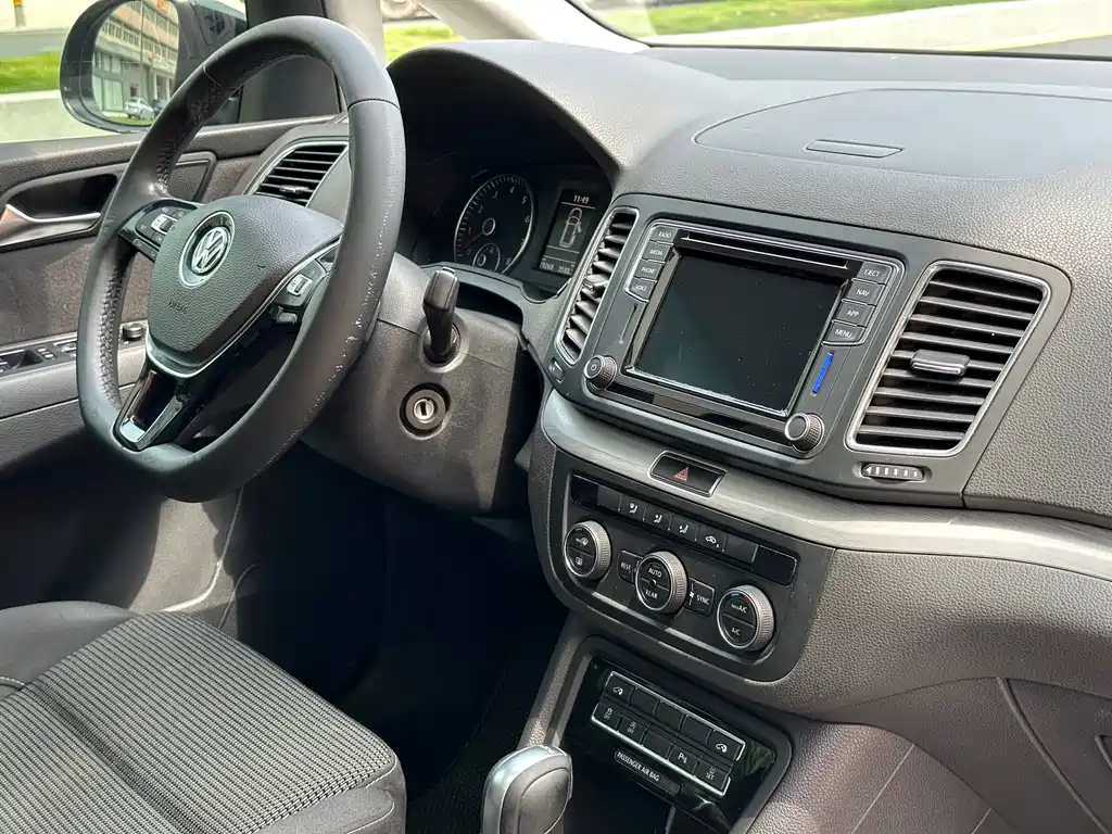 Volkswagen Sharan 2018 — фото 10