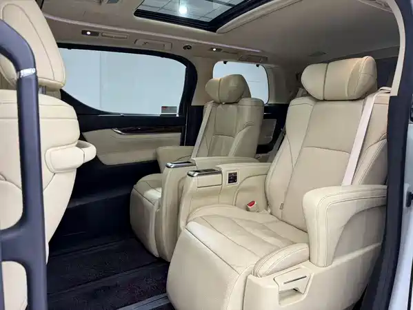 Toyota Vellfire 2019