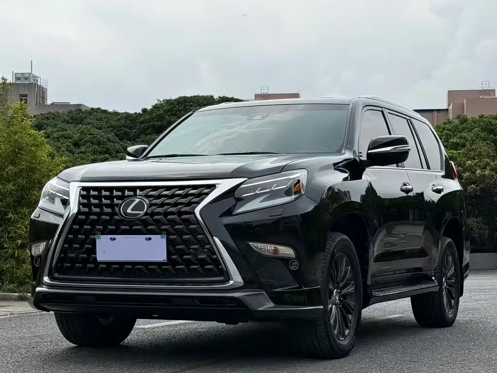 Lexus GX 2022 — фото 1